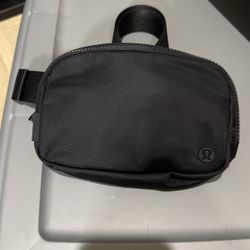 Lululemon: Everywhere Belt Bag