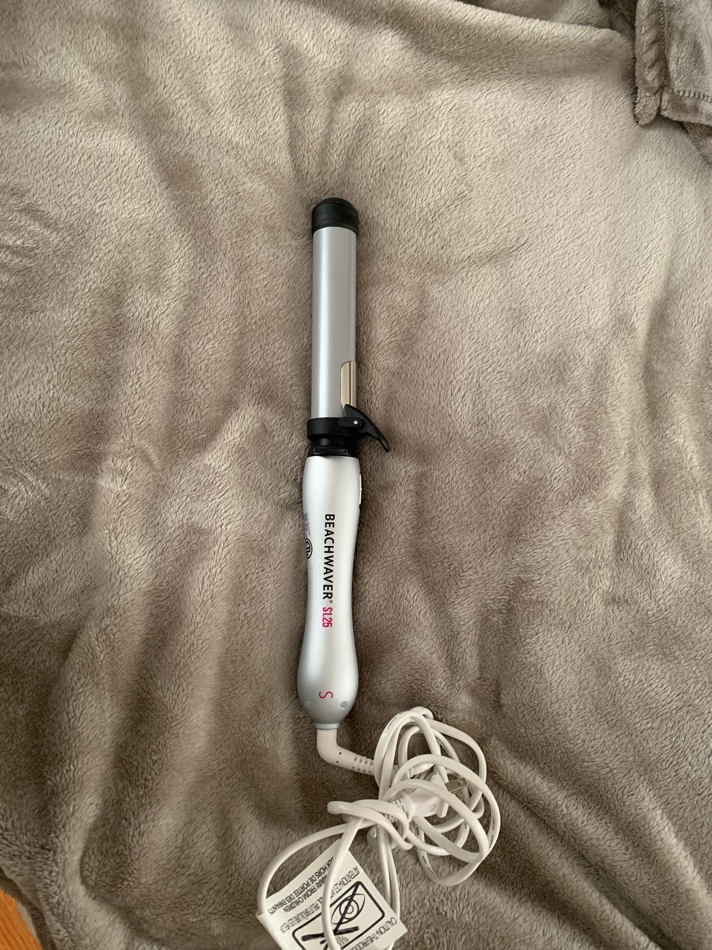 Beachwaver S1.25 - only used 1 time! Like new!!