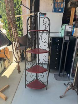 Corner shelf