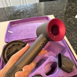 Dyson Hair Dryer With Accessories