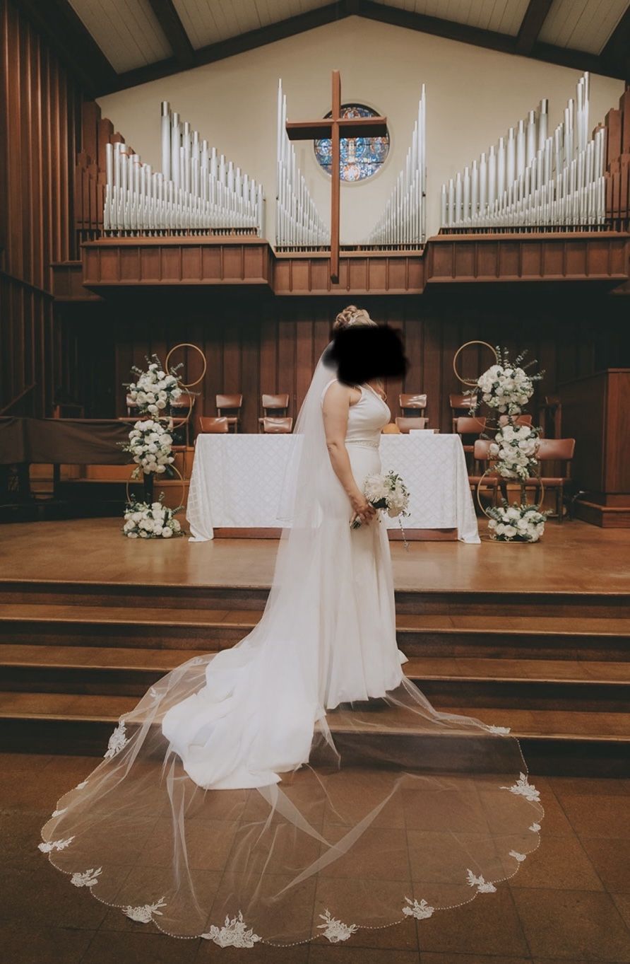 Elegant Wedding Dress 