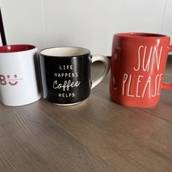 Black and Red Coffee Mug Set