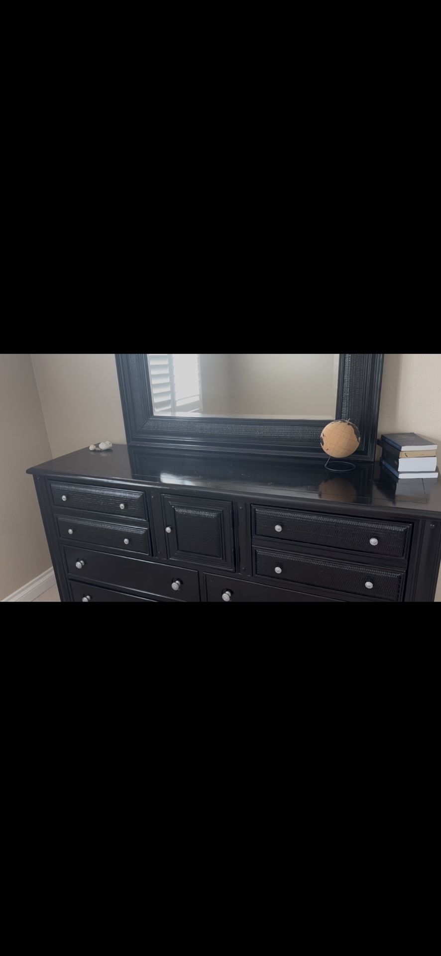 Large Dresser With Mirror And Nightstand 