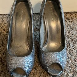Women’s Sparkly Peep Toe Pumps