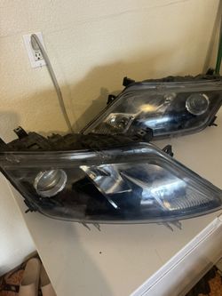 2010 /2011/2012/Ford Fusions Headlights Driver and Passenger side