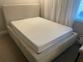 King/or Queen Bed Cream Colored Upholstered Frame w/Built-in USB-C & USB