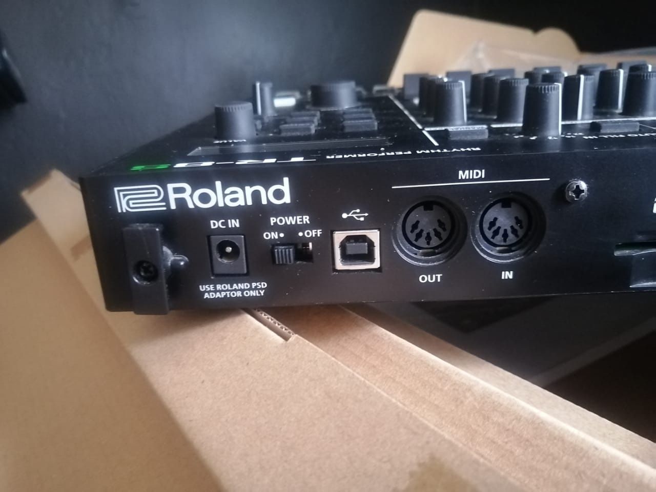Roland TR-8S AÍRA rhythm Performer