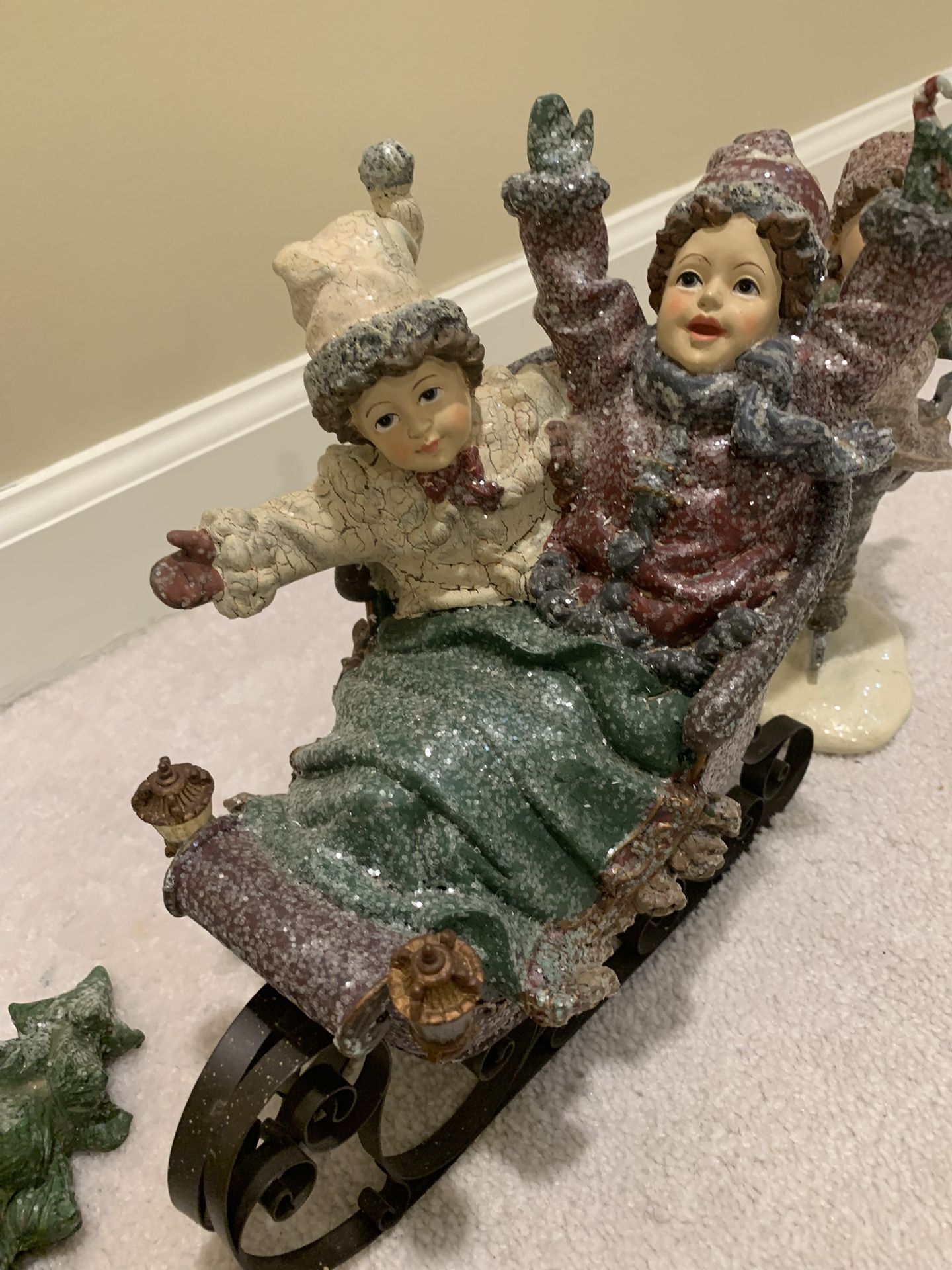 Sleigh Ride Holiday Decor 