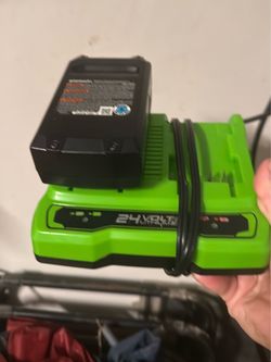 Brand new 4.0ah battery and chargin