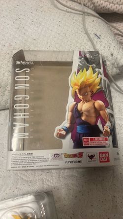 Teen gohan battle damaged