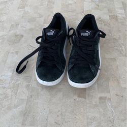 Ladies Puma ‘s Sz 61/2 