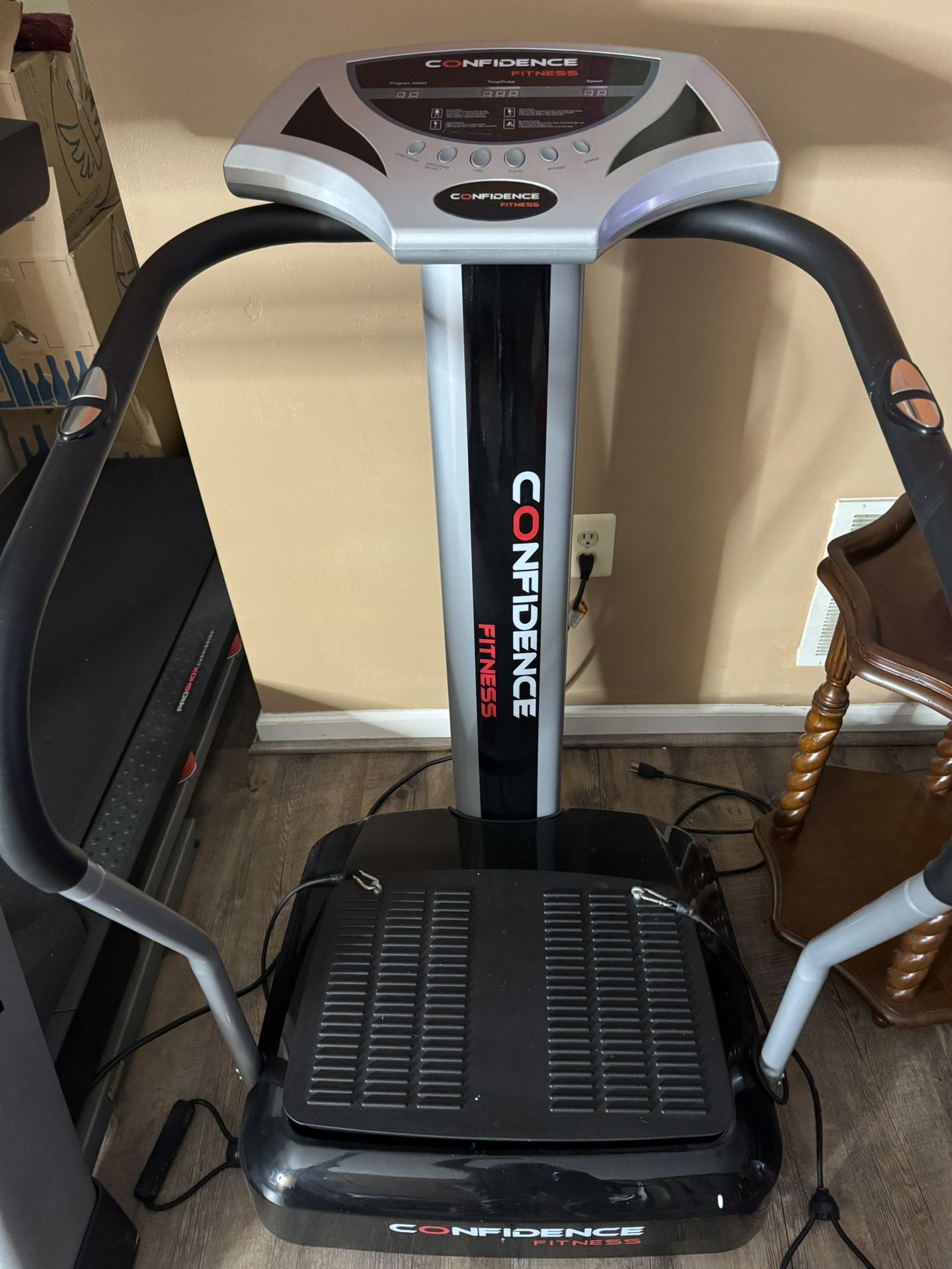 Confidence Fitness Slim Full Body Vibration Platform Fitness Machine
