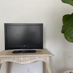 2010 Used Vintage Sony 26” TV Television 