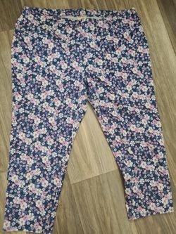 Floral Print Cropped Pants