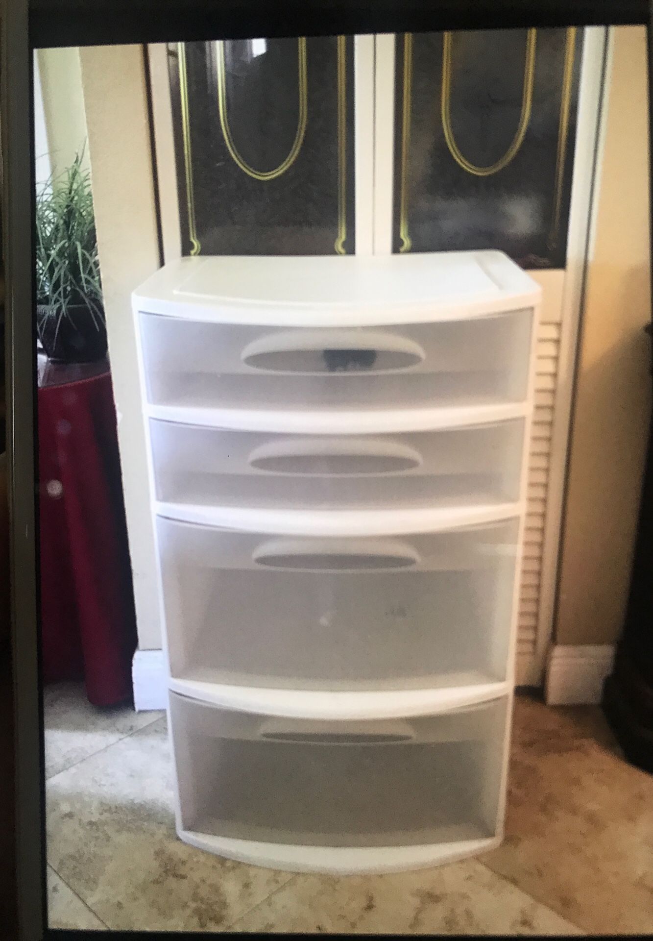 Plastic container with drawers