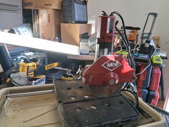 MK 370 TILE SAW LIKE NEW