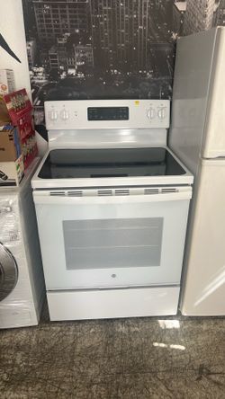 GE white glass top electric stove