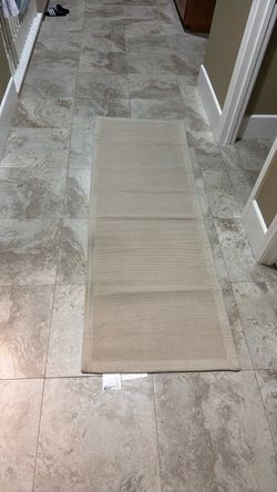 Runner Rug (2' 4"x6' 7”)