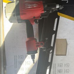 Milwaukee Round Head Framing Nail Gun 