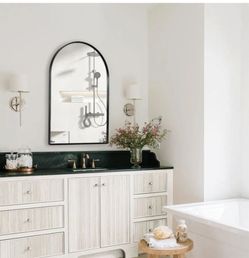 ARCHED WALL MIRROR