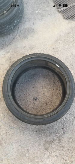 Nokian ZLine A/S Tire – 235/35R19 91W – Great Condition