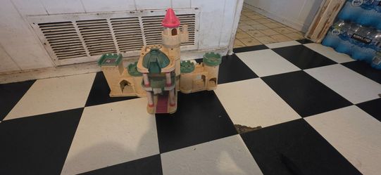 Toy castle