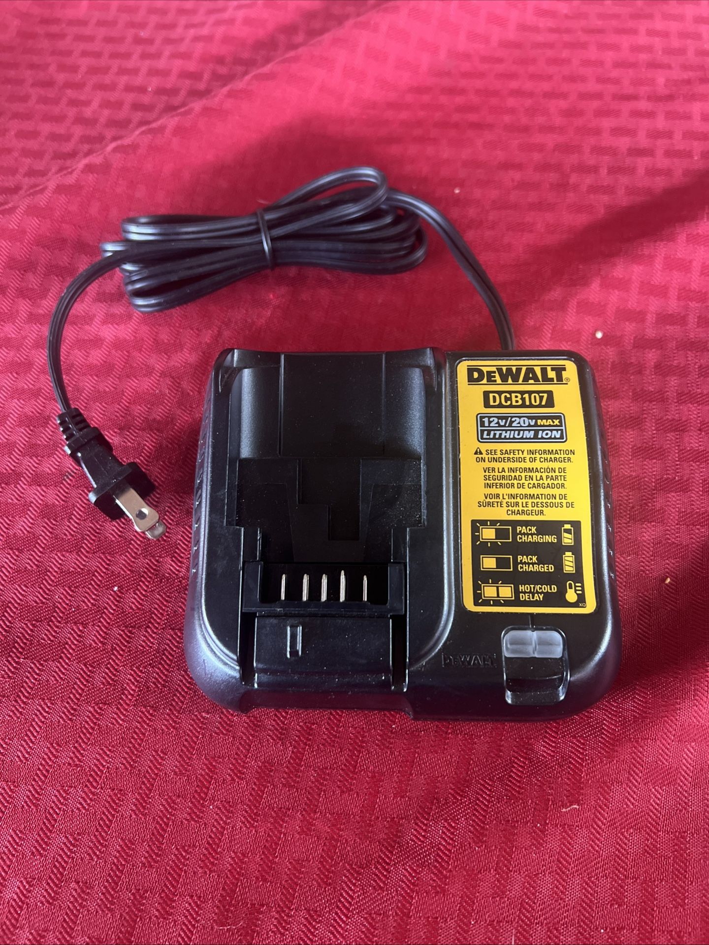 Dewalt DCB107 12V/20V MAX Lithium Ion Charger