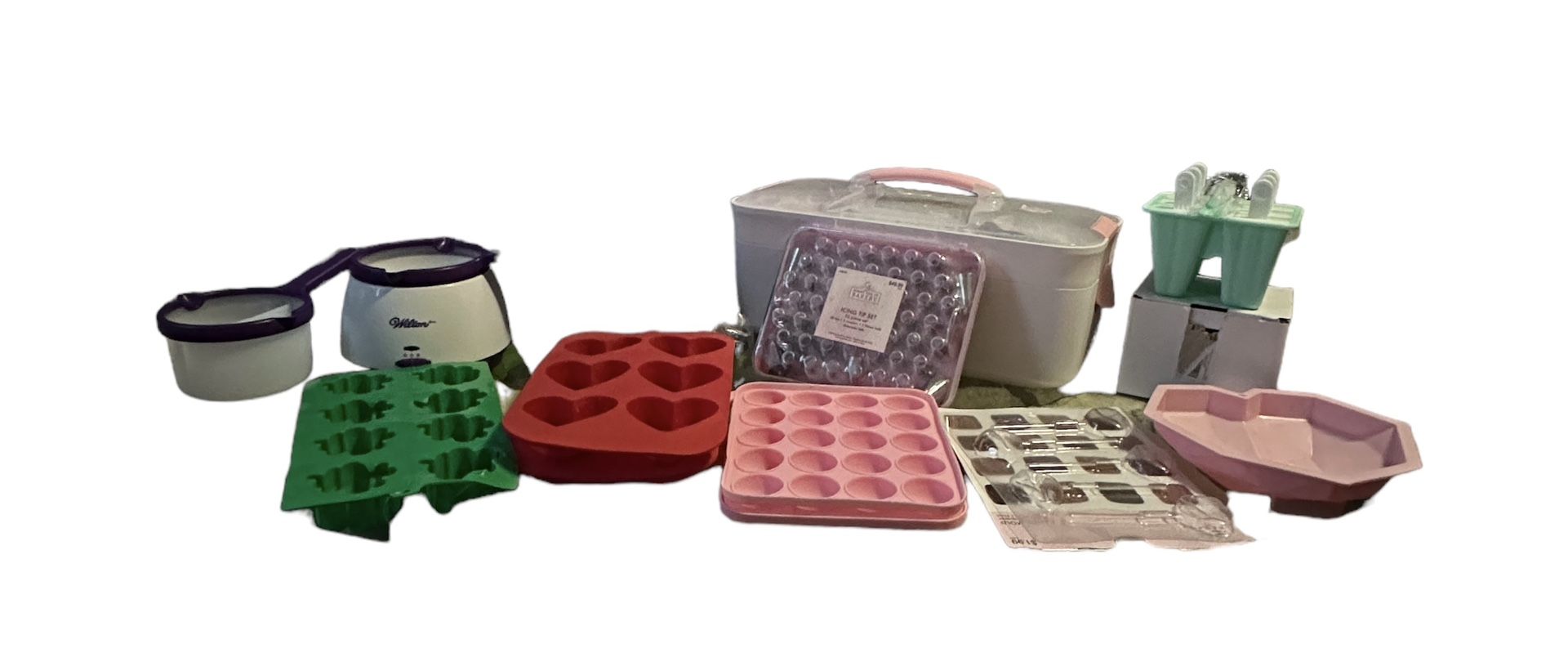 2 Melting Pot, molders, new icing tip, storage container and so much more