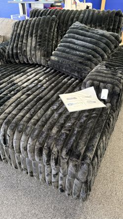 Oversized Chaise Lounge – Super Comfy!