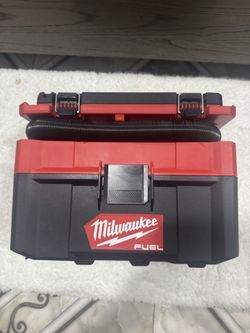 Milwaukee Fuel M18 Vacuum