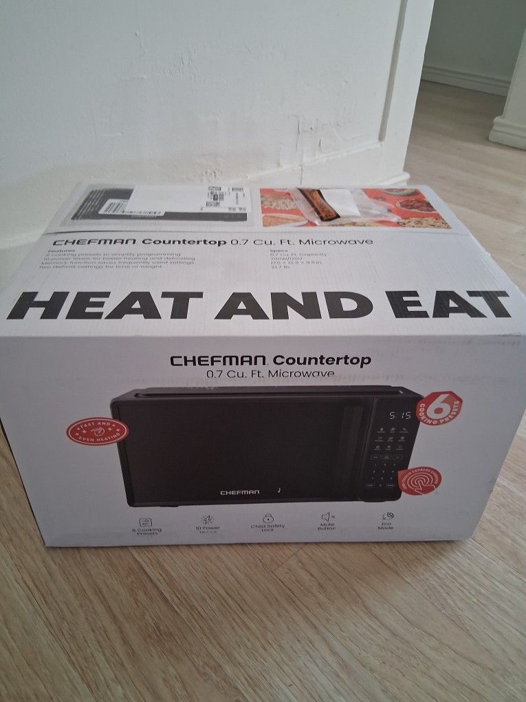 Chefman Countertop Microwave