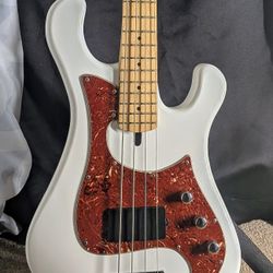 Rare  Dean Hillsboro Bass 