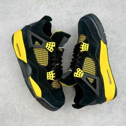 Air Jordan 4’s Retro Thunder
