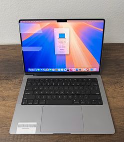 14" MacBook Pro M1 Pro 8 Core*500GB SSD*16GB RAM