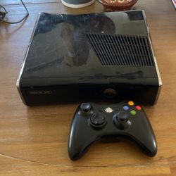 Xbox 360 Slim With Controller And Charger And Ten Games