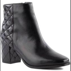 New with package leather beautiful bootie , size 10! 