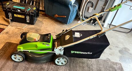 Green Works 40 V Lithium Powered Lawnmower
