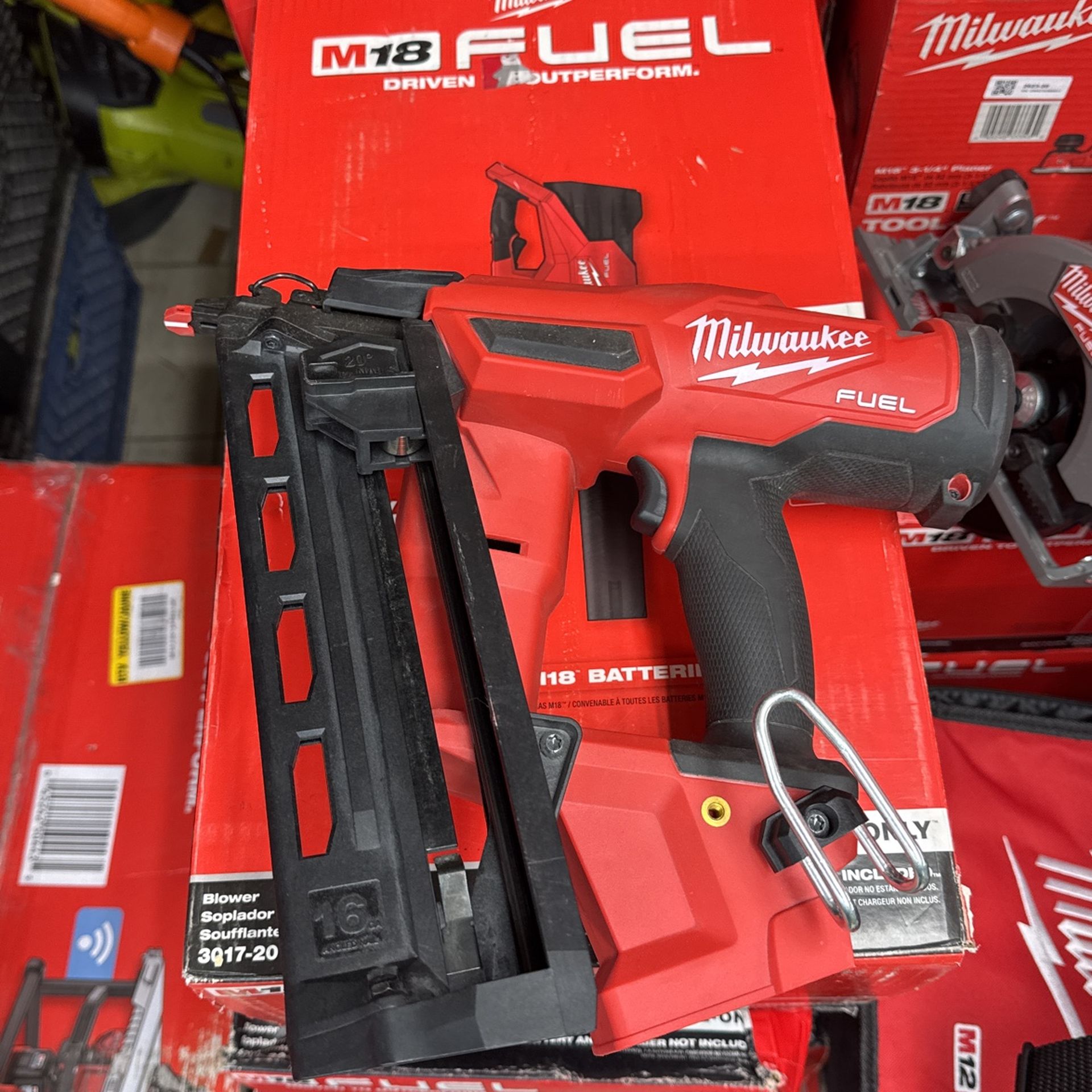 Milwaukee M18 16 Ga Angle Nailer