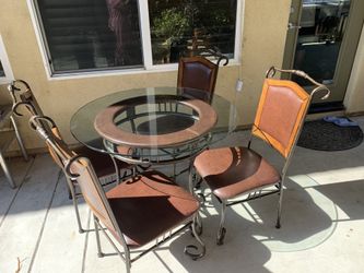 Dinning table with chairs