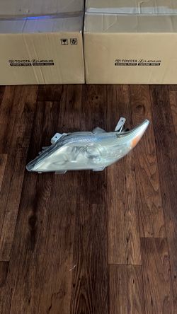 Used Fits 2010-2011  Toyota Camry Headlight left Driver side Side