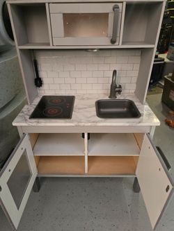 Kids play kitchen