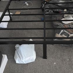 Queen Size Bed Metal Frame 