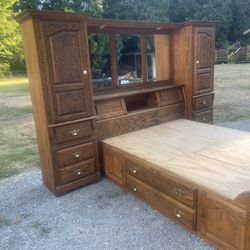 Oak Bed Set (Queen) 