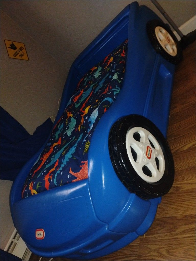  Little Tikes Car Bed W/  Car Theme Room Decor