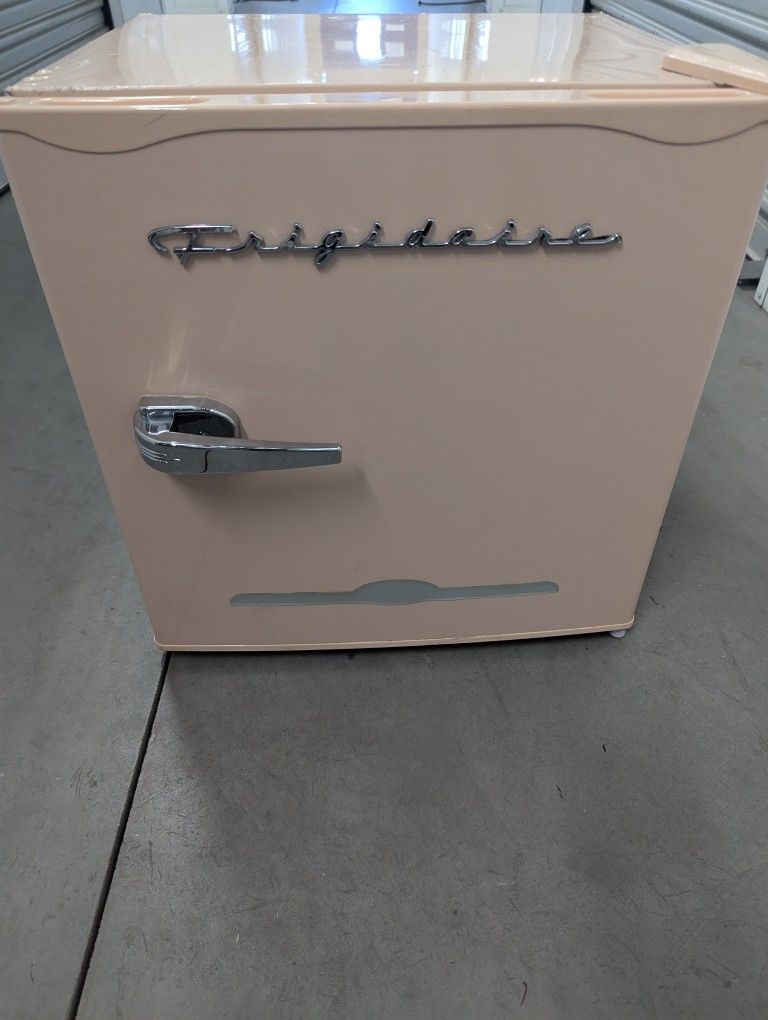 Pre-owned Pink Mini Fridge