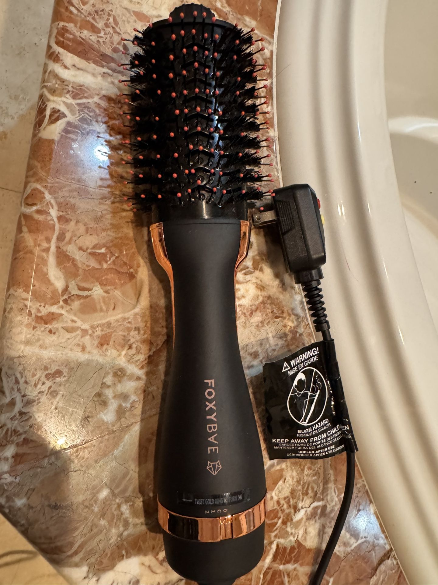 Cepillo secador Foxybae Blowout dryer. Used twice only