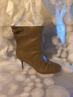 Cute Paxie Detailed Boots