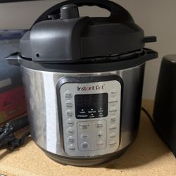Instant Pot Pressure cooker slow cooker