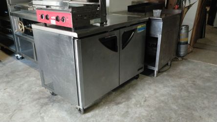 UNDERCOUNTER FREEZER 48"
