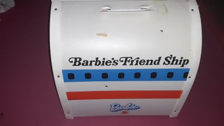Barbie's friends ship airplane